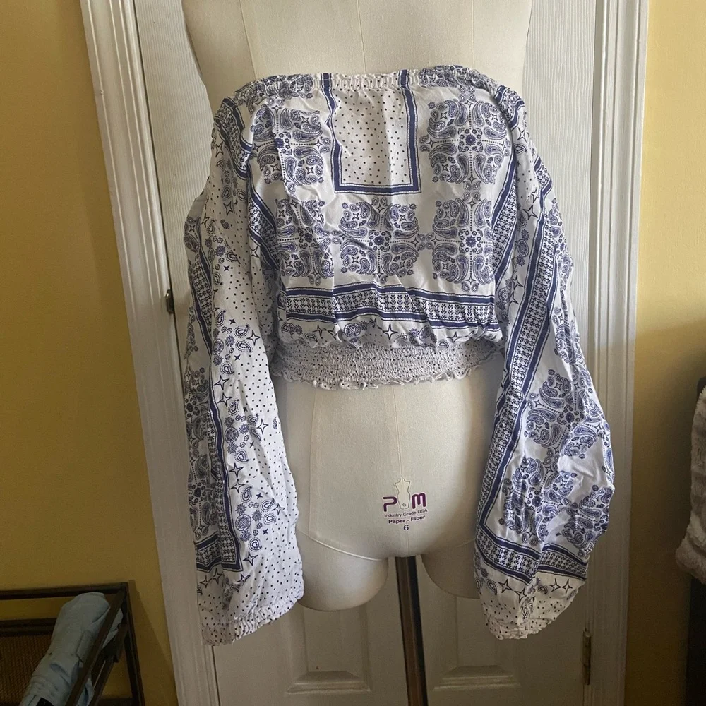 H&M Blue and White Paisley Patterned Blouse - Picture 4 of 6